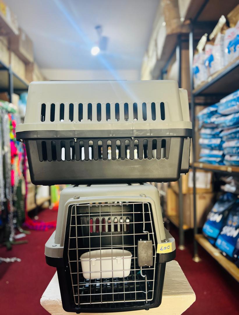 PLASTIC CAGE FOR PUPPIES